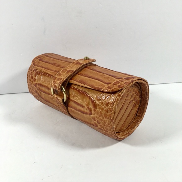 BRAHMIN BARREL CLUTCH BAG - Picture 2 of 7